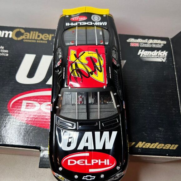 Jerry Nadeau #25 UAW Delphi Owner's Series Autographed 1:24 Scale NASCAR - Picture 2 of 16
